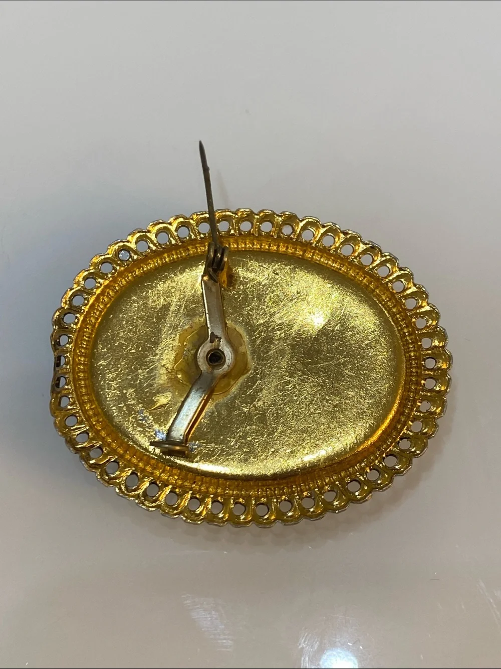 Vintage Cameo Portrait Brooch in Gold and Cream